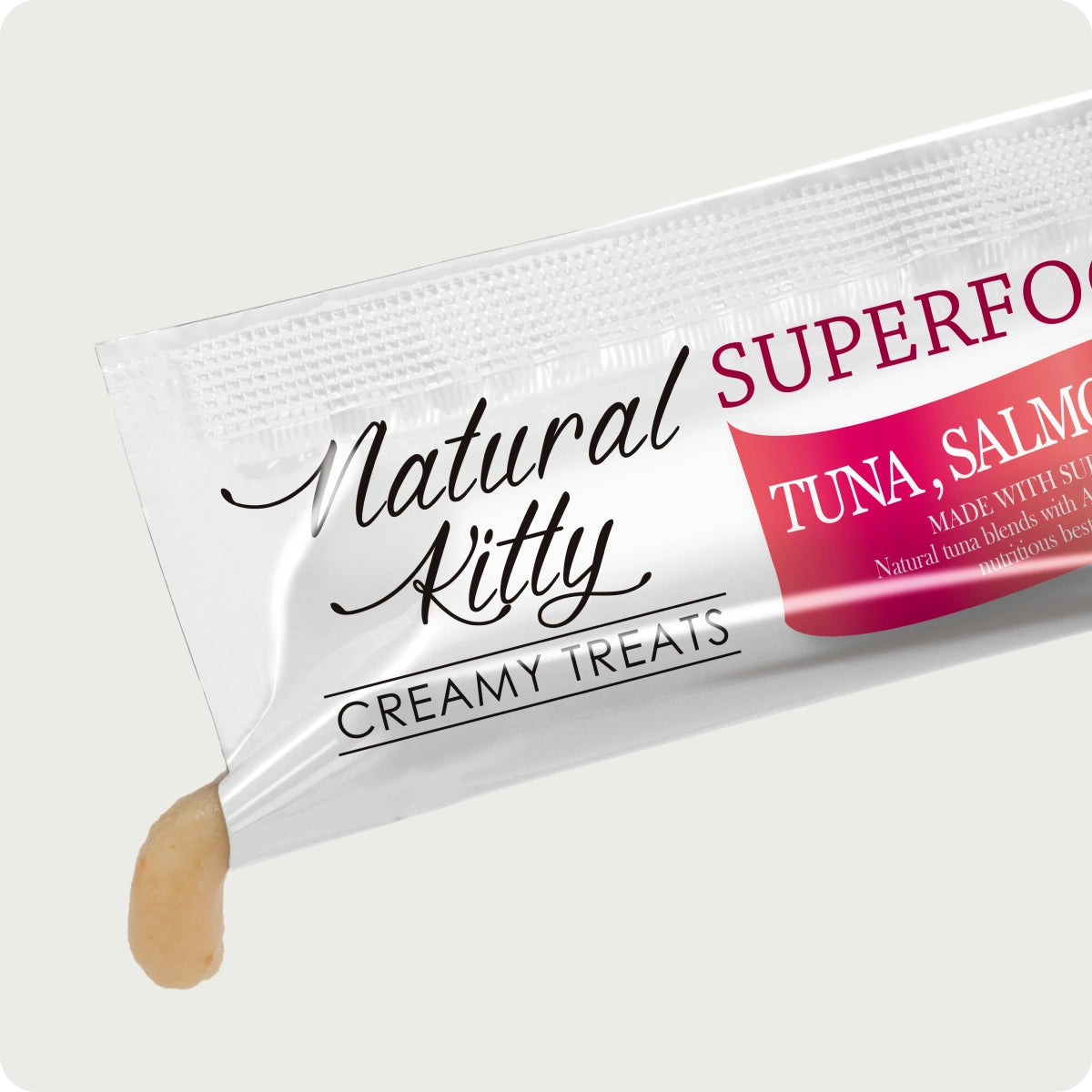 Natural Kitty Creamy Treats Tonno, Salmone e Mirtillo Rosso